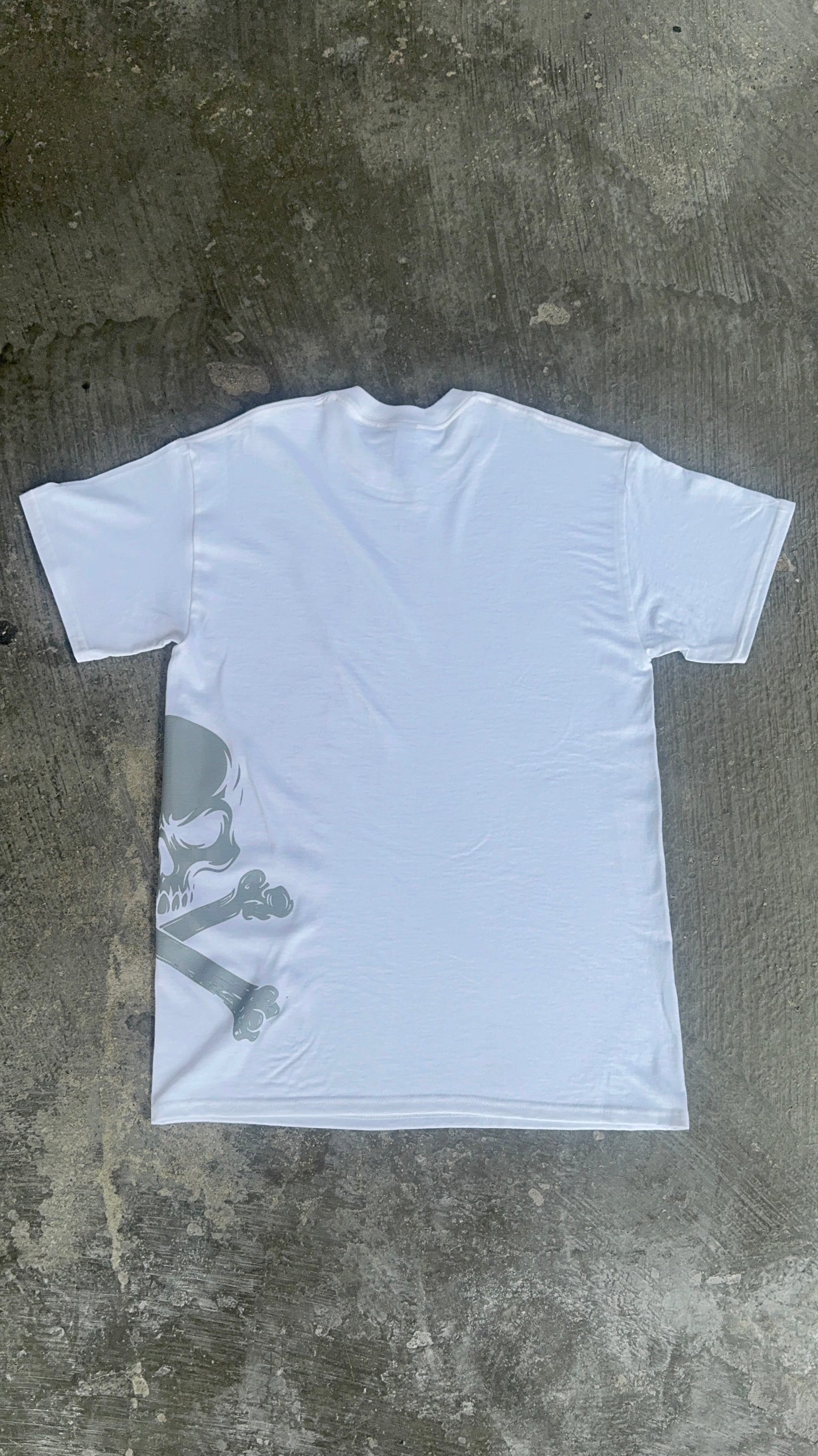 White skull tee